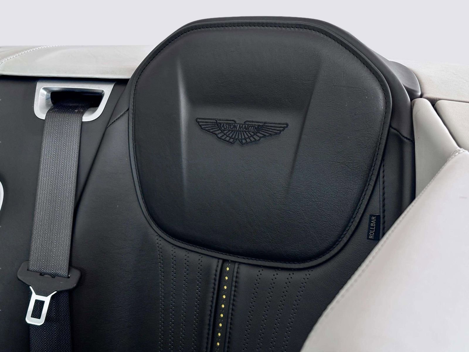 Used 2021 Aston Martin DB11 Volante image 42