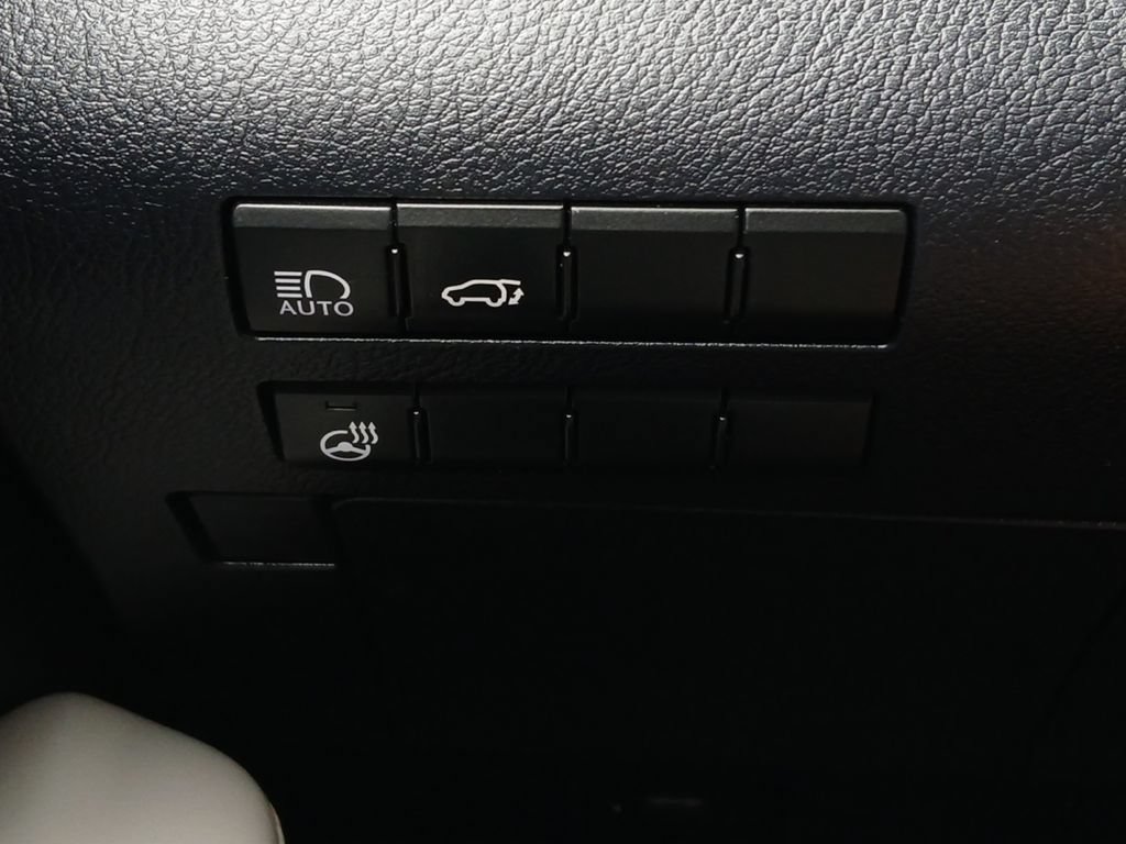 Used 2020 Lexus RX 350L FWD w/ Premium Package image 12
