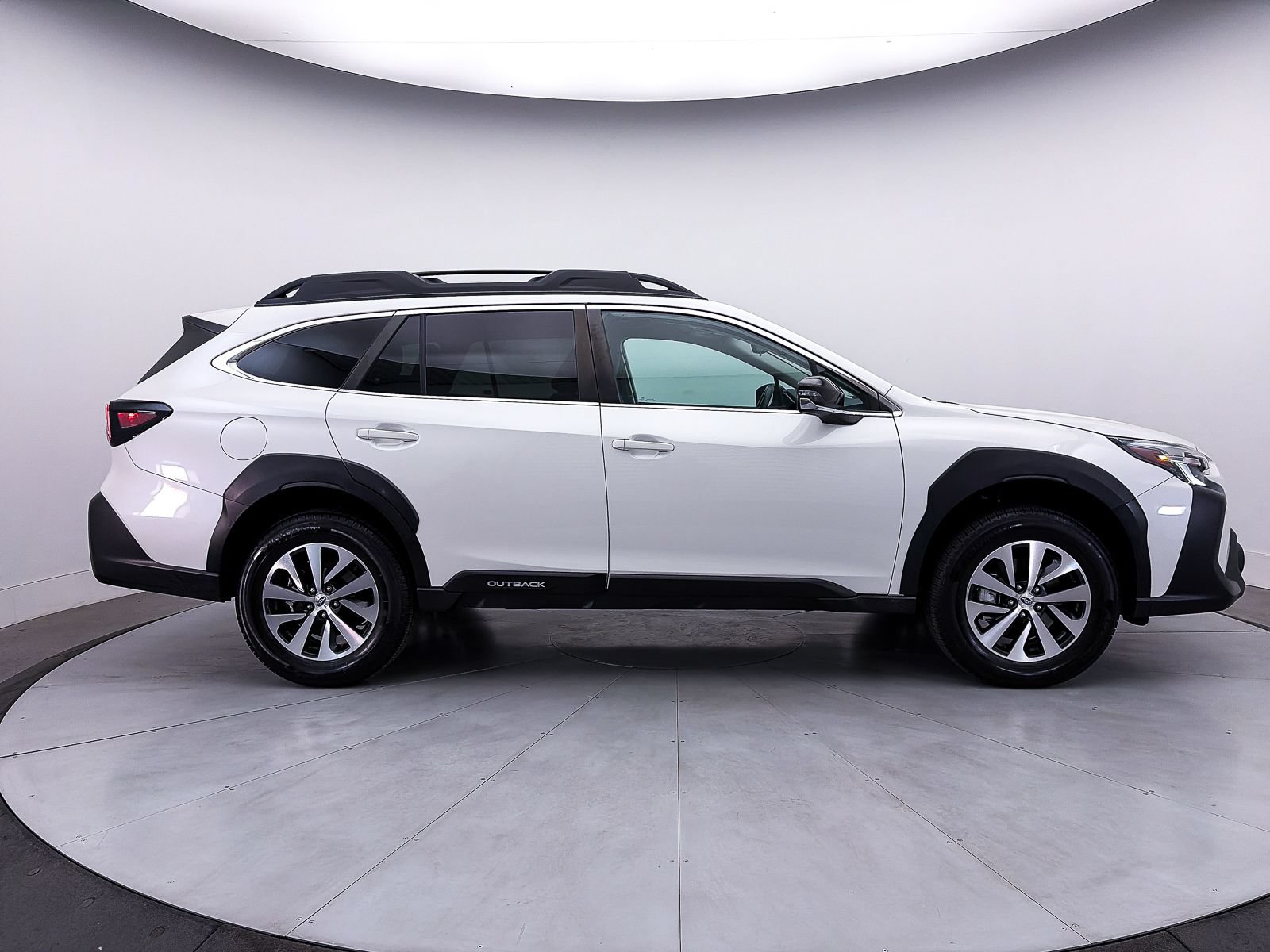 Used 2023 Subaru Outback Premium AWD/4WD image 40