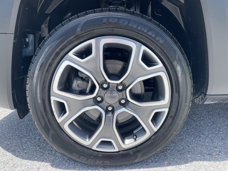 Used 2018 Jeep Renegade Limited w/ UConnect 8.4 Nav Group AWD/4WD image 22