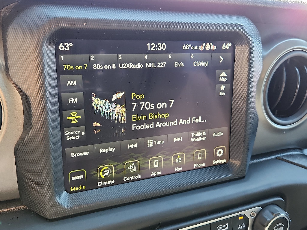 Used 2023 Jeep Wrangler Unlimited w/ Cold Weather Group AWD/4WD image 17