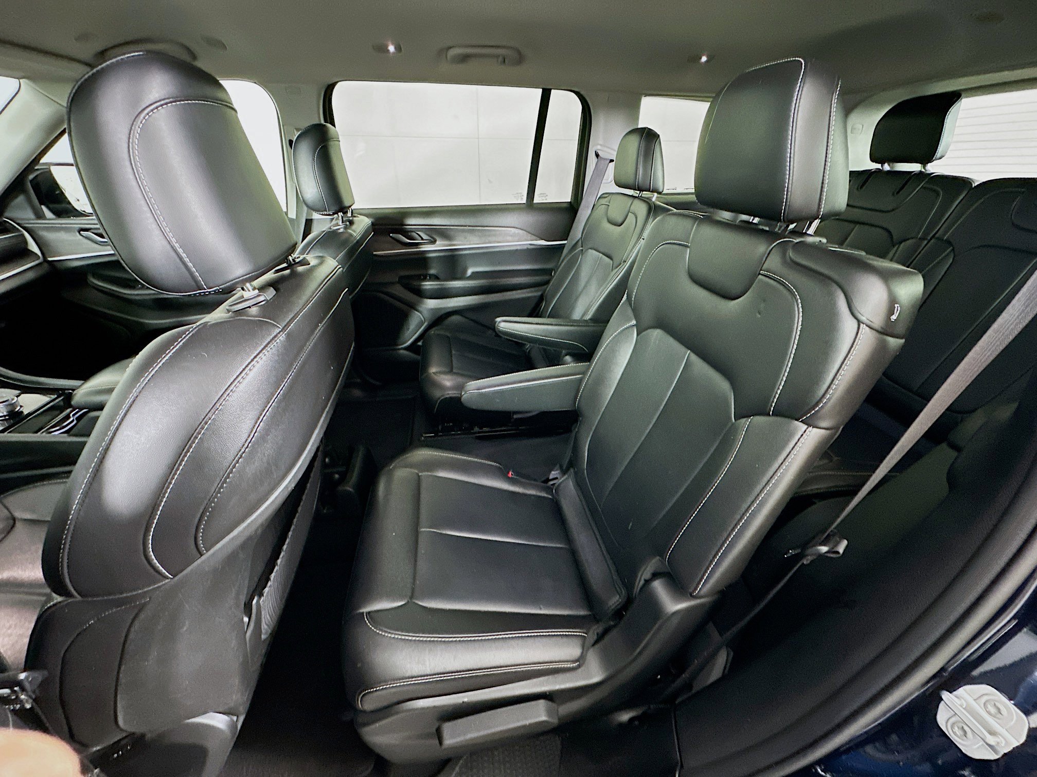 Used 2023 Jeep Grand Cherokee L Limited image 28