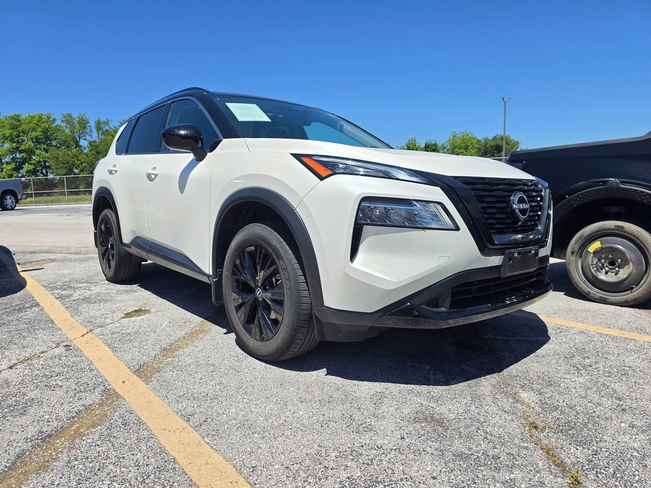 Used 2023 Nissan Rogue SV w/ SV Premium B Package AWD/4WD video 1