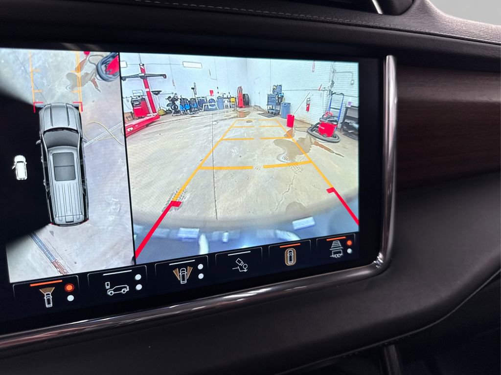 Used 2023 GMC Yukon Denali Ultimate image 48