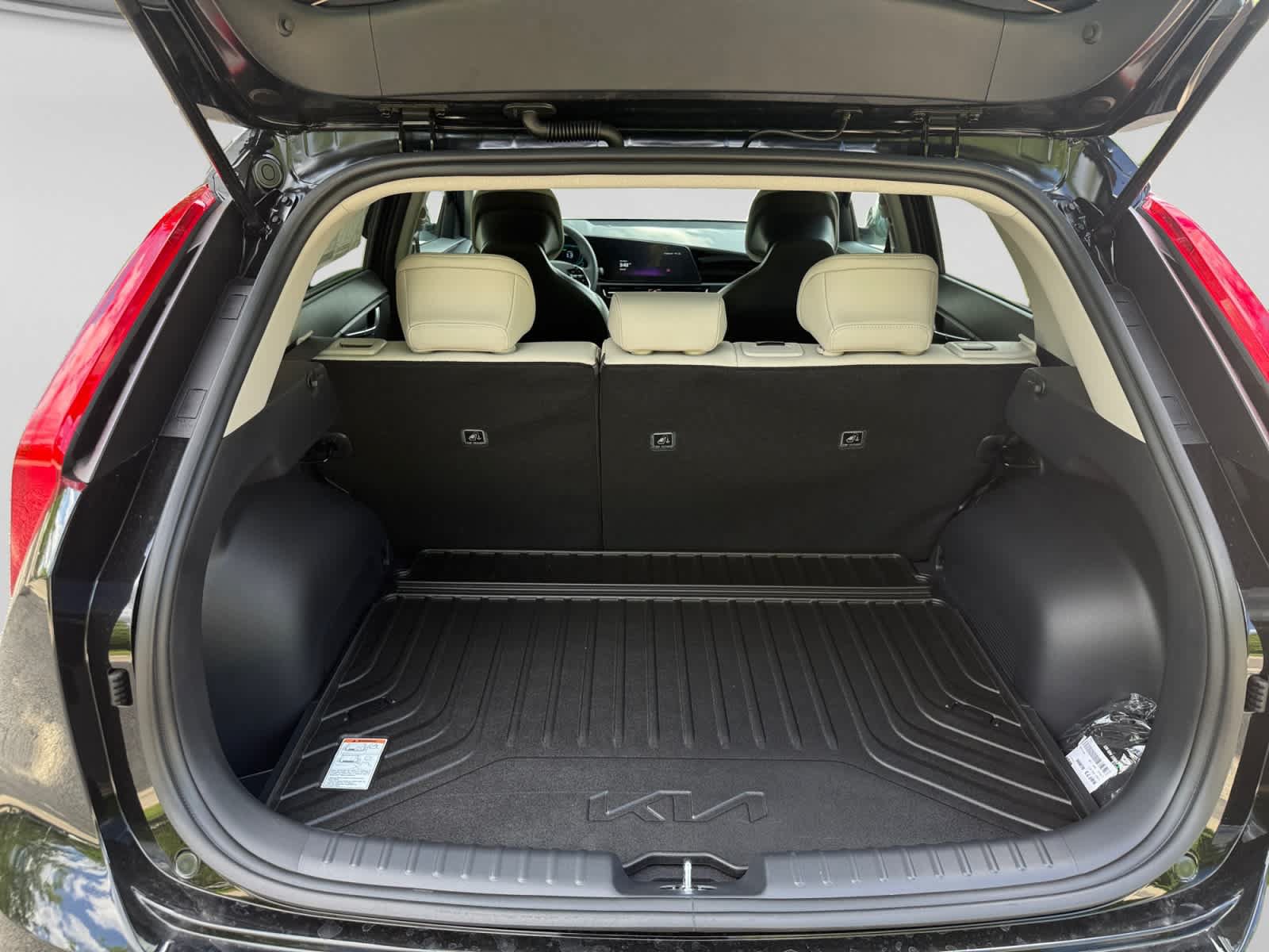 New 2026 Kia Niro EX FWD image 23