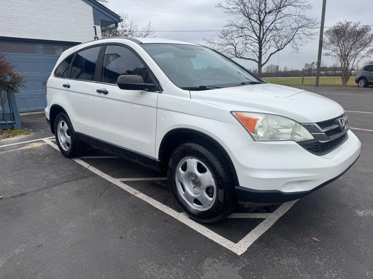 Used 2011 Honda CR-V LX image 2