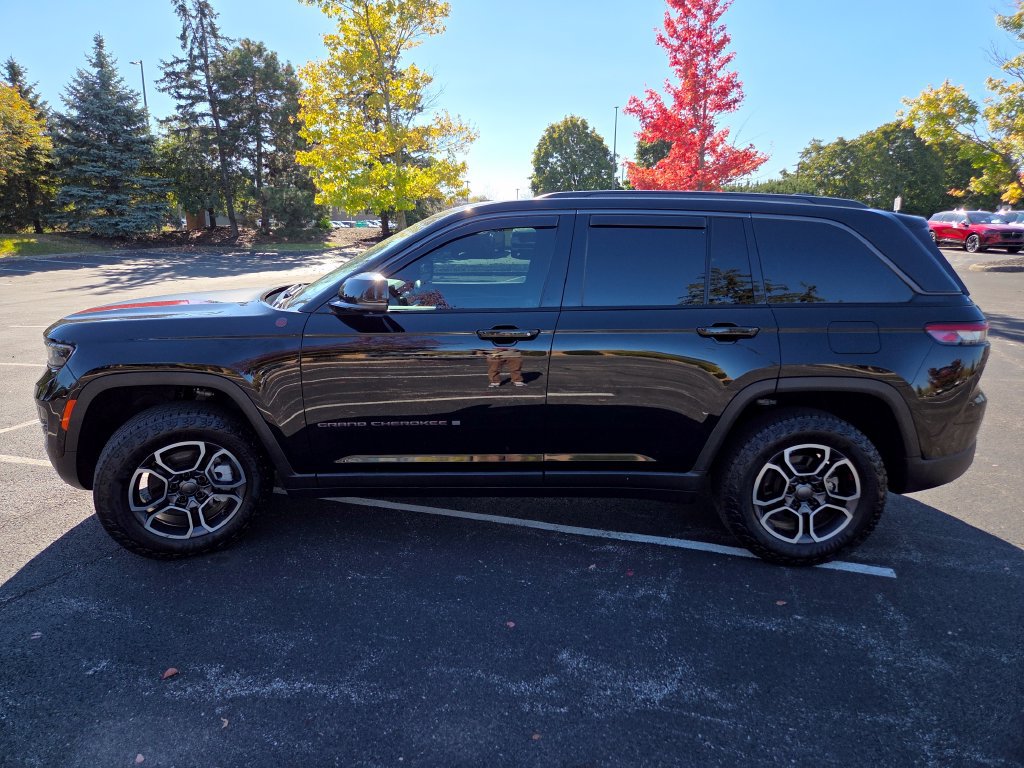 Used 2022 Jeep Grand Cherokee Trailhawk w/ ADV Protech Group II AWD/4WD image 29