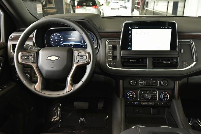 Used 2024 Chevrolet Suburban High Country AWD/4WD image 23