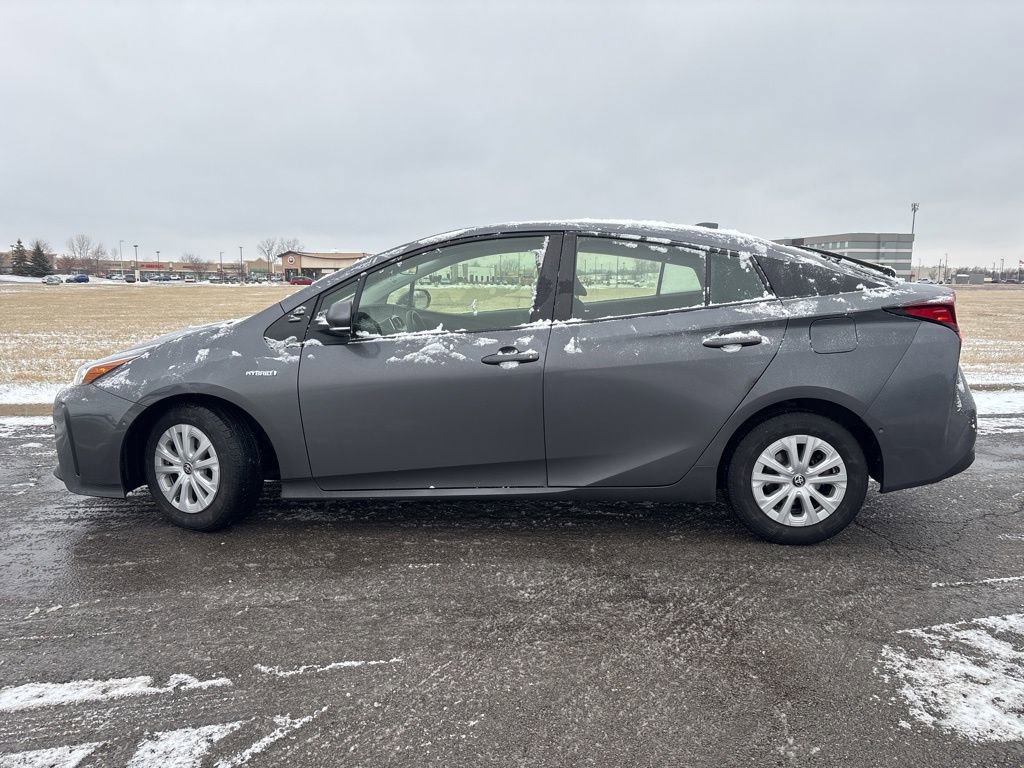 Used 2021 Toyota Prius LE image 6