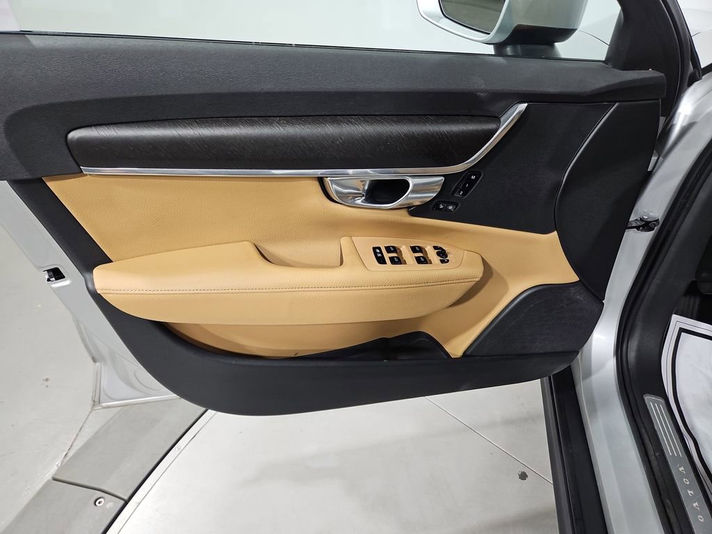 Used 2017 Volvo V90 T6 Cross Country AWD/4WD image 10