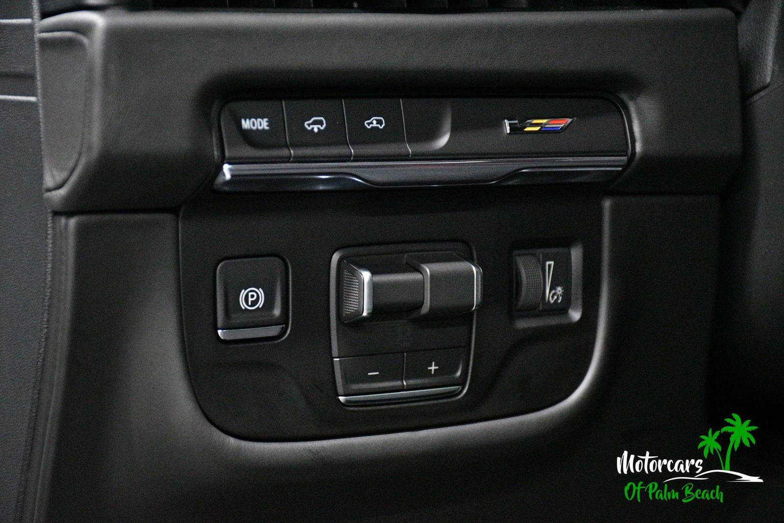 Used 2026 Cadillac Escalade V w/ LPO, ONYX Package image 28