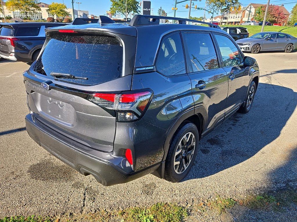 Used 2025 Subaru Forester Premium AWD/4WD image 3
