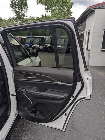 Used 2022 Jeep Grand Cherokee Limited image 15