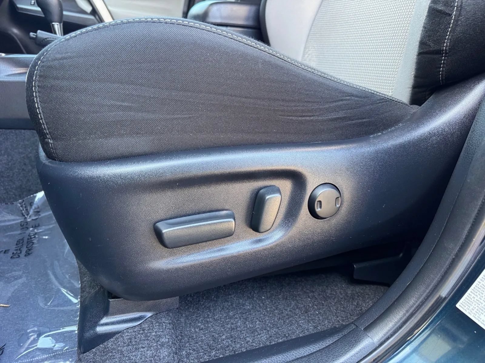 Used 2018 Toyota RAV4 XLE AWD/4WD image 23