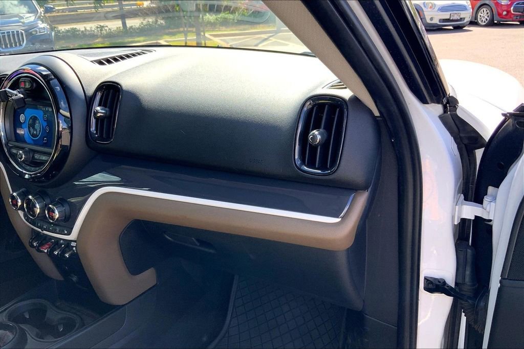 Used 2020 MINI Cooper Countryman S w/ Signature Upholstery Package image 14