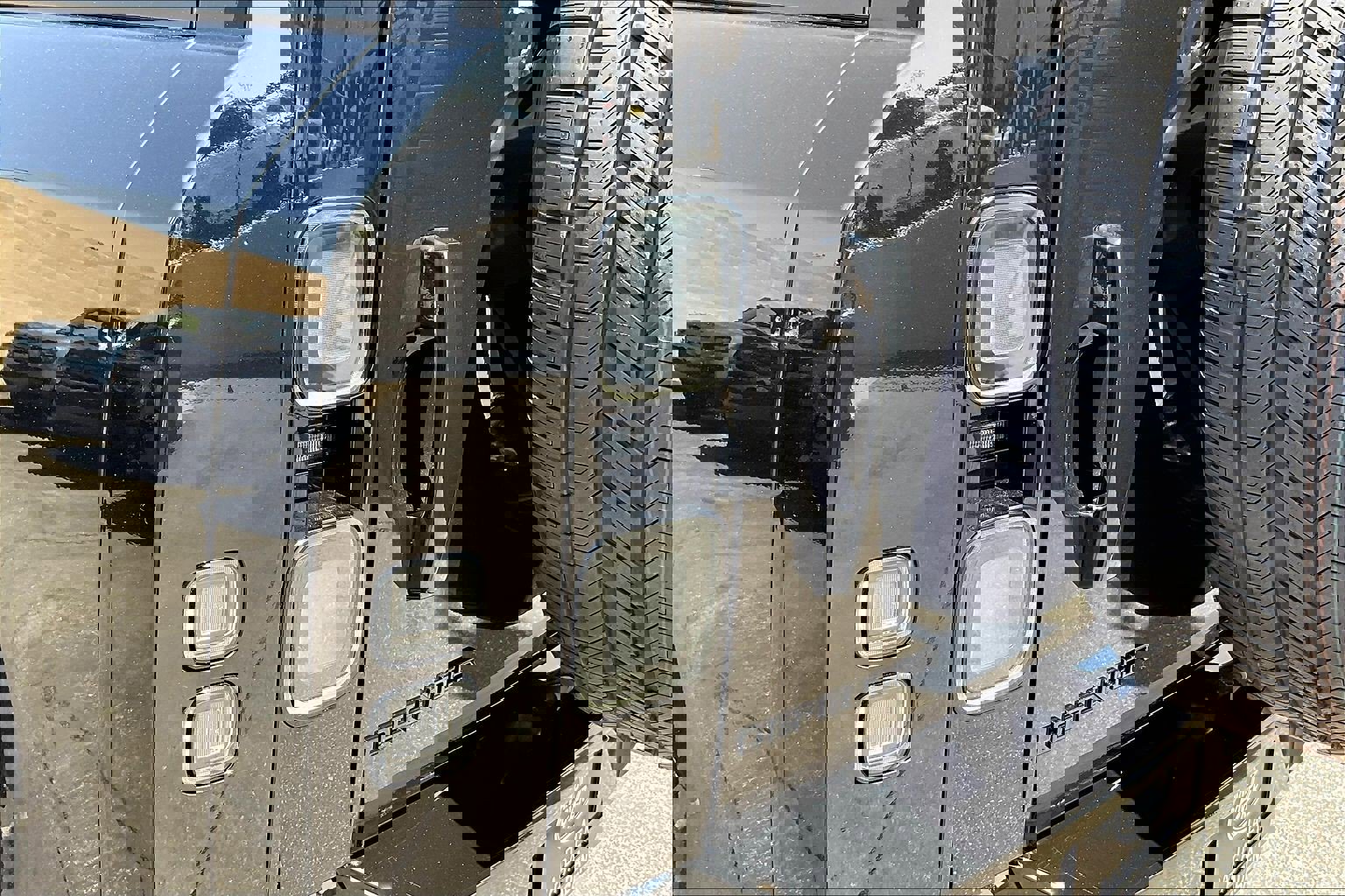 New 2026 Land Rover Defender 110 X-Dynamic SE AWD/4WD image 6