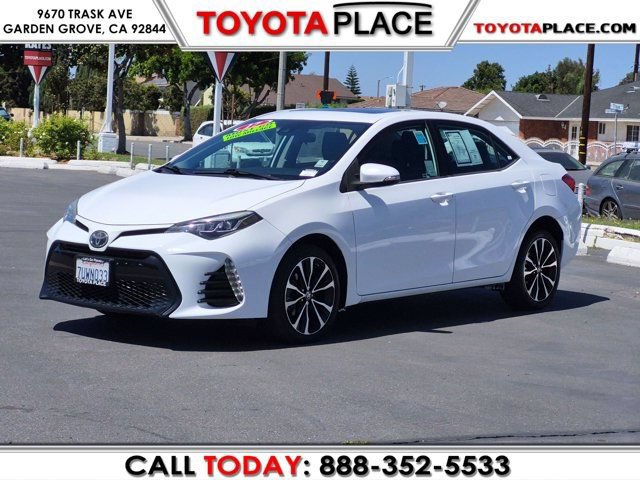 Used 2017 Toyota Corolla SE w/ SE Premium Package