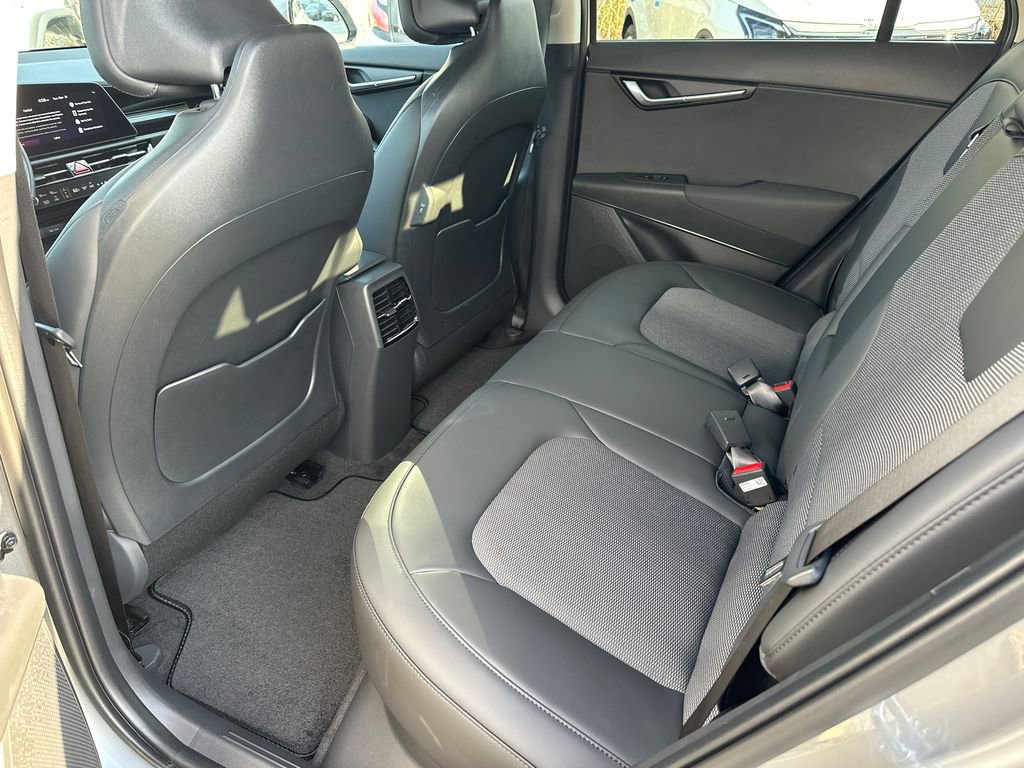 New 2026 Kia Niro Wind FWD image 16