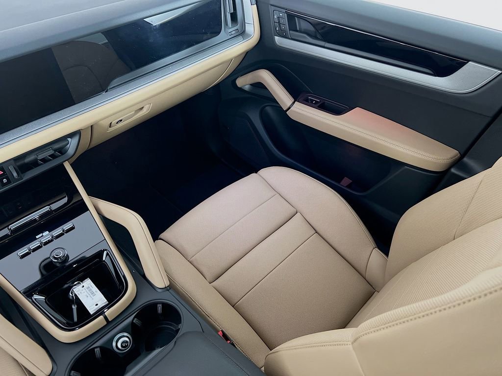 New 2026 Porsche Cayenne image 26