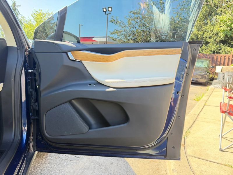 Used 2018 Tesla Model X 100D AWD/4WD image 36