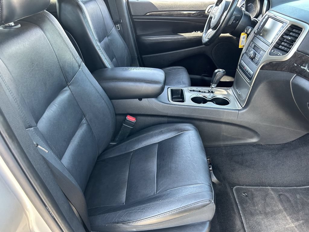 Used 2013 Jeep Grand Cherokee Laredo RWD image 12