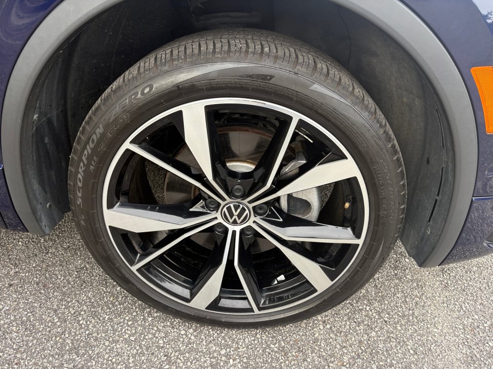 Certified 2022 Volkswagen Tiguan SEL R-Line AWD/4WD image 25
