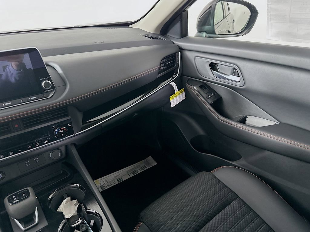 New 2026 Nissan Rogue SV image 30