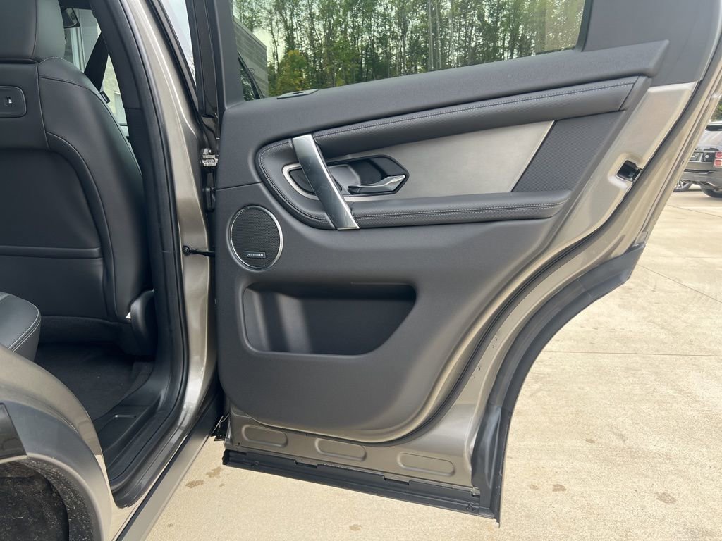 New 2025 Land Rover Discovery Sport Dynamic SE image 15
