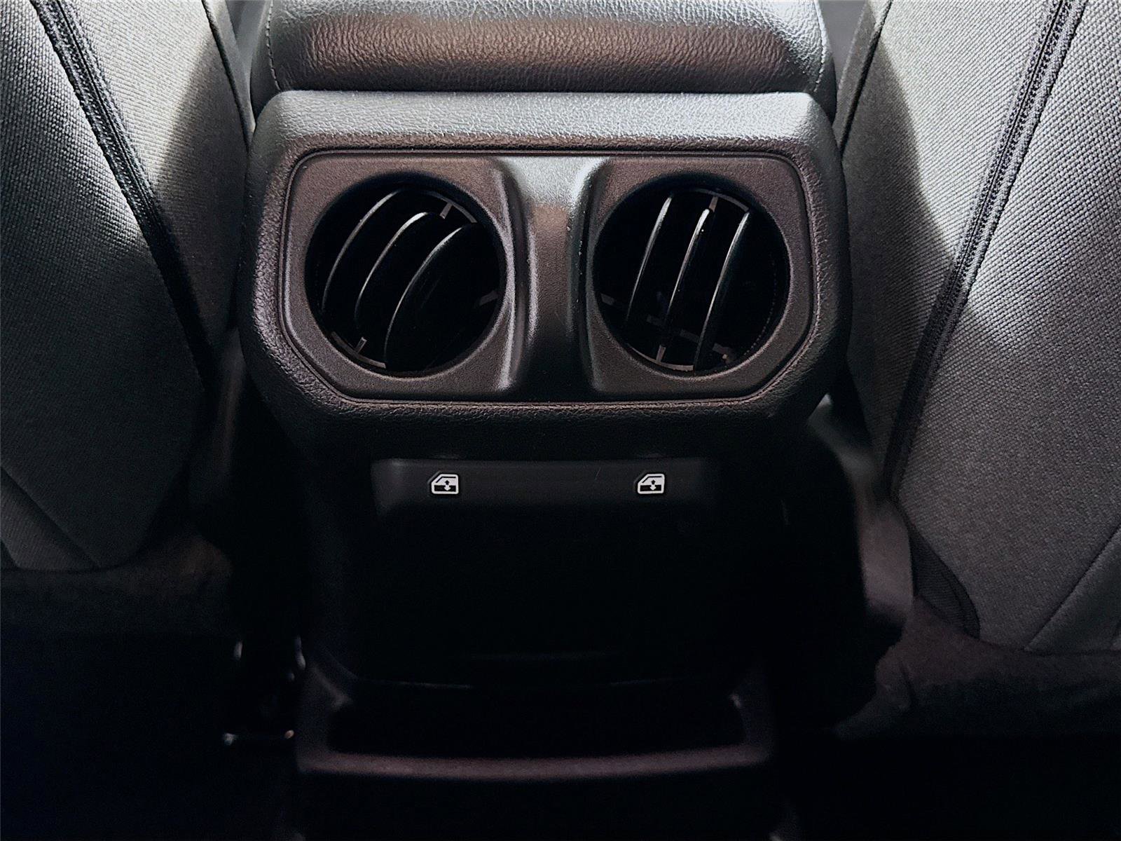 Used 2024 Jeep Wrangler Willys image 17