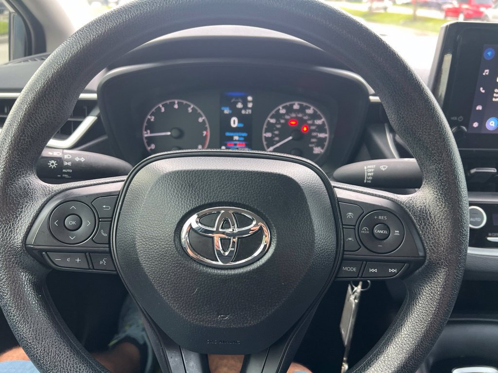 Used 2025 Toyota Corolla LE FWD image 33