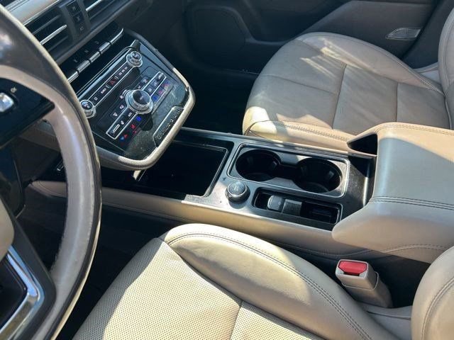 Used 2020 Lincoln Corsair Reserve w/ Elements Package image 28
