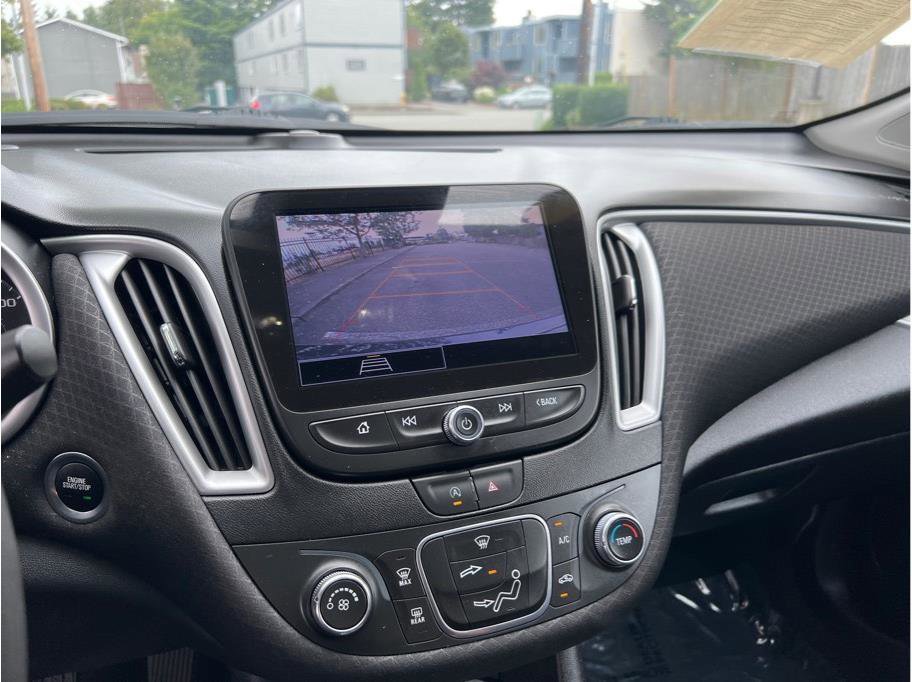 Used 2022 Chevrolet Malibu LS w/ Driver Confidence Package II image 9