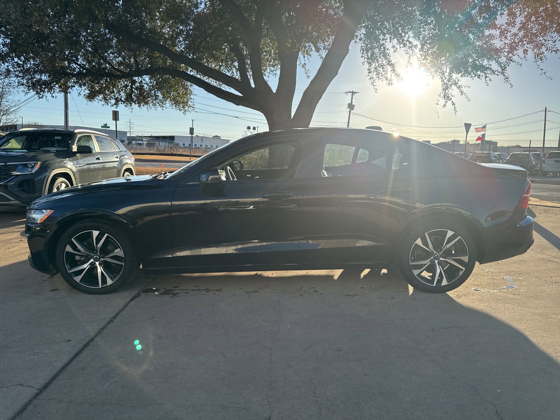 Used 2023 Volvo S60 B5 Core w/ Climate Package image 2