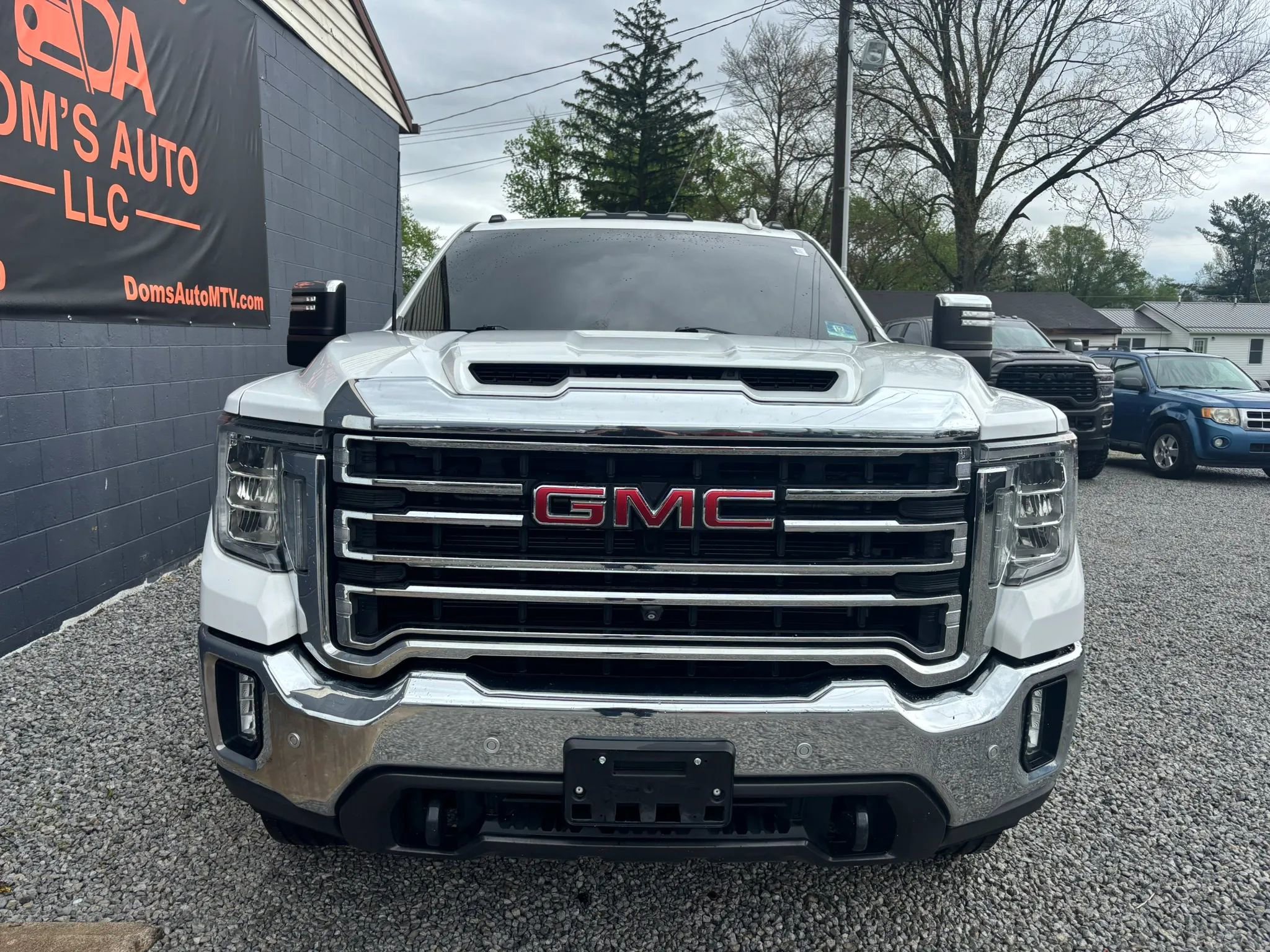 Used 2021 GMC Sierra 2500 SLT w/ SLT Preferred Package AWD/4WD image 10