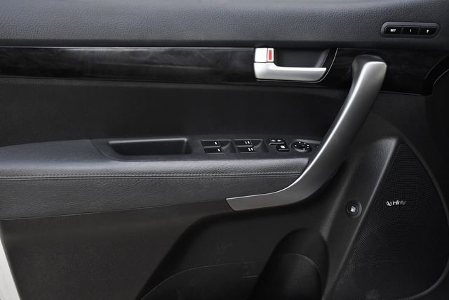 Used 2015 Kia Sorento SX image 19