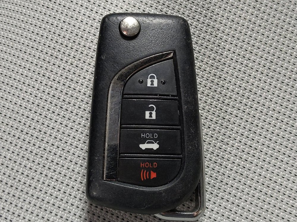 Used 2022 Toyota Corolla LE FWD image 32