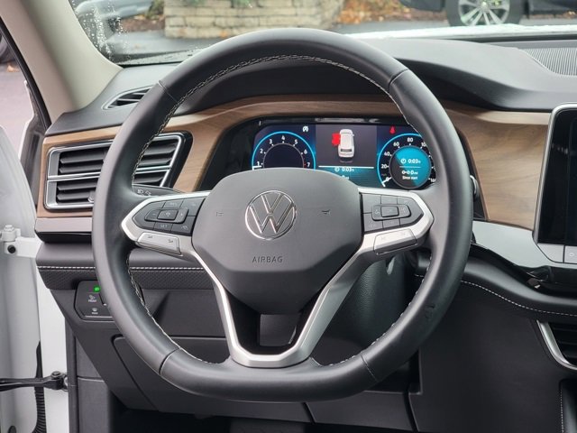 Used 2025 Volkswagen Atlas SE image 25