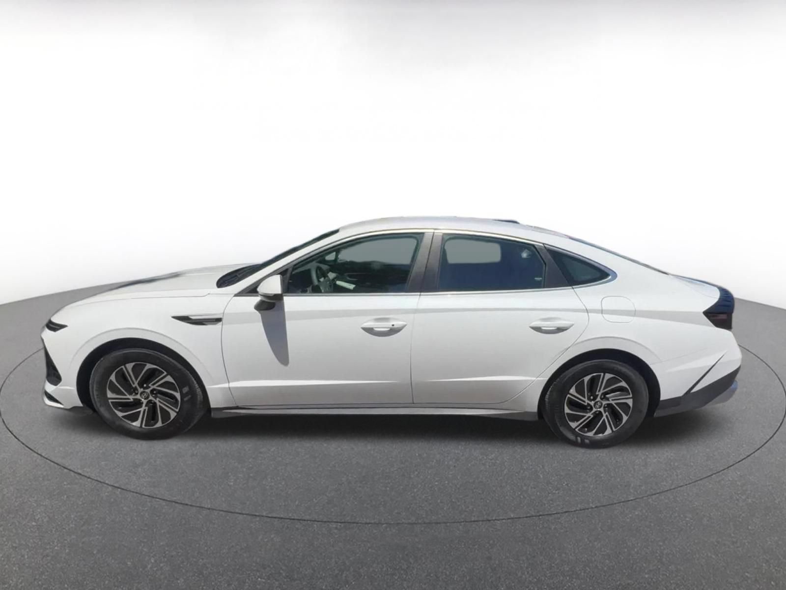 Used 2026 Hyundai Sonata Blue FWD image 10