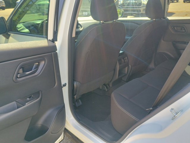 Used 2024 Nissan Rogue S AWD/4WD image 20