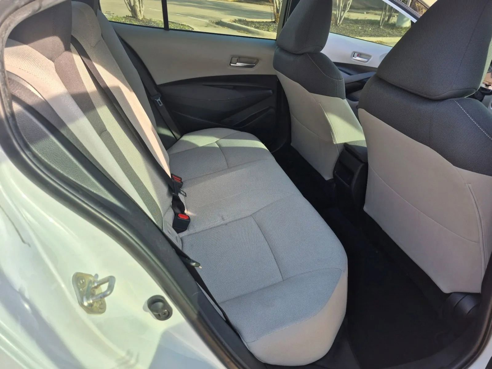 Used 2020 Toyota Corolla L FWD image 17