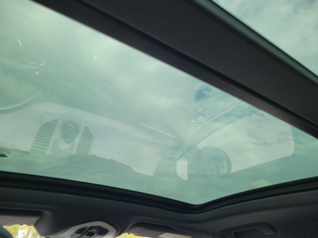 Used 2024 Porsche Macan Turbo image 15