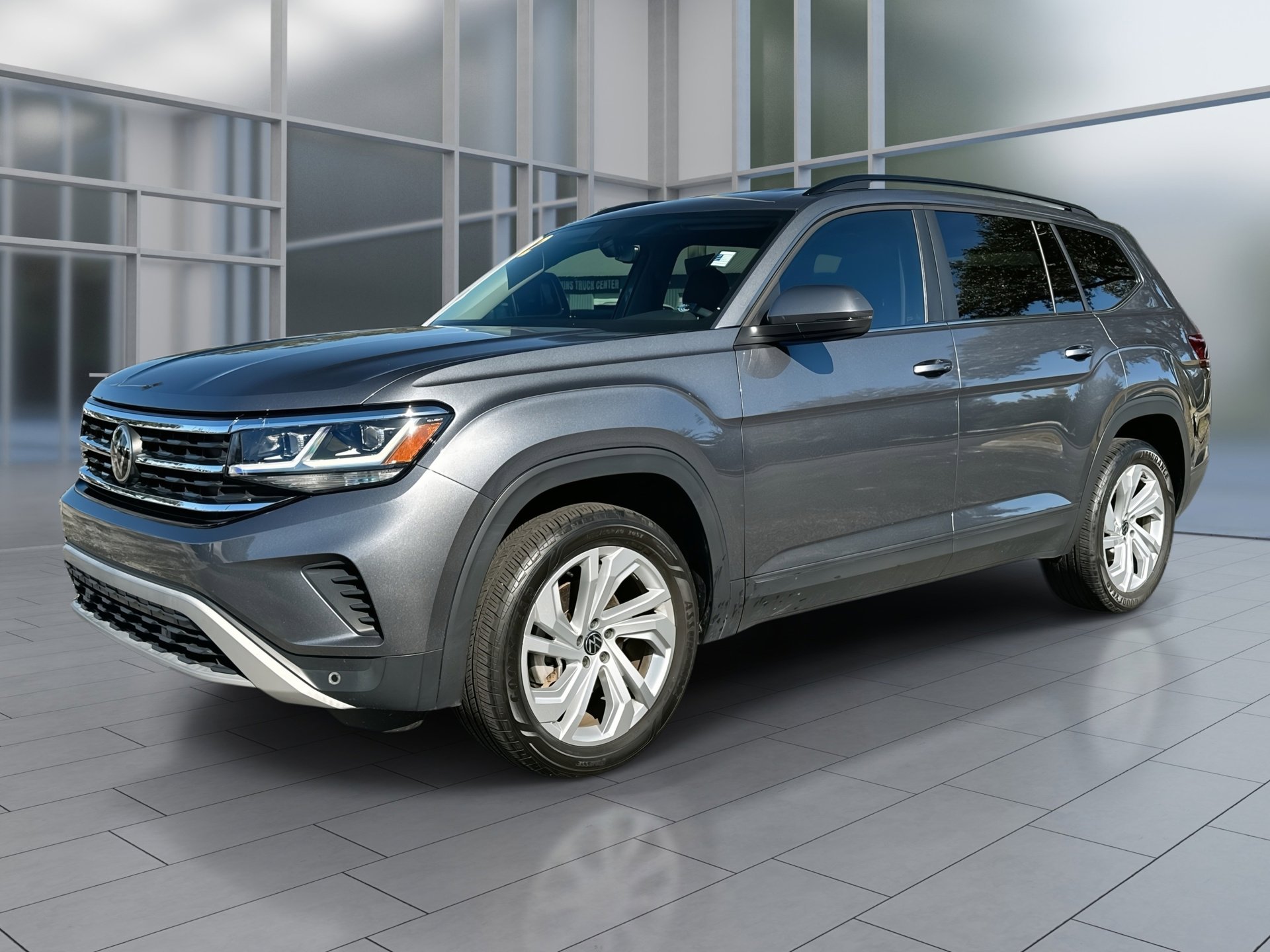 Used 2022 Volkswagen Atlas SE image 2