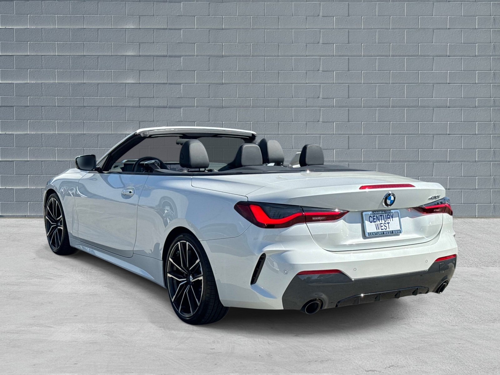 Certified 2024 BMW 430i Convertible w/ M Sport Package RWD image 4