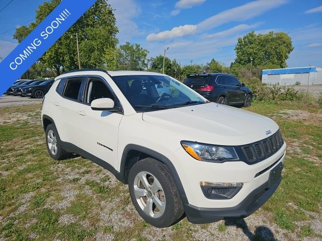 Used 2017 Jeep Compass Latitude w/ Popular Equipment Group AWD/4WD image 1