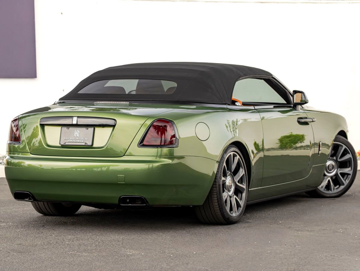 Used 2016 Rolls-Royce Dawn image 2