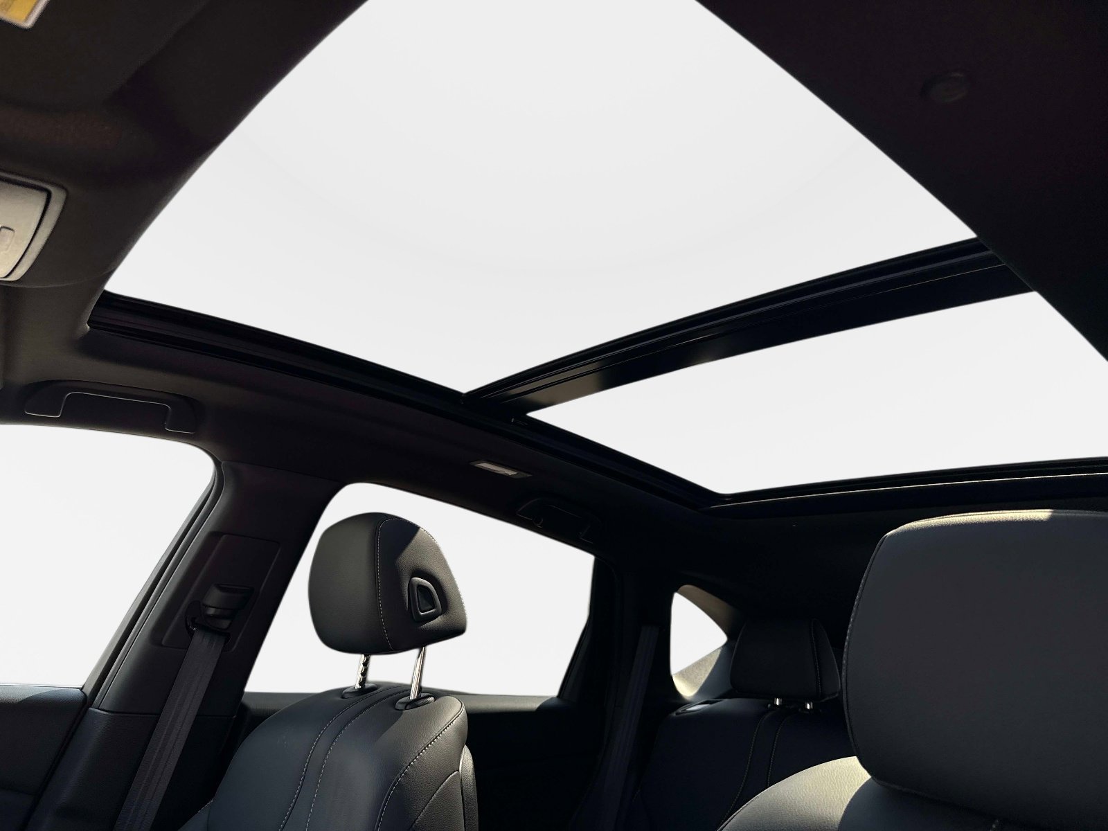 Certified 2025 Acura RDX SH-AWD image 18