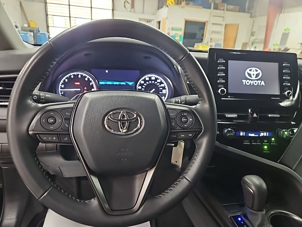 Used 2023 Toyota Camry SE image 19