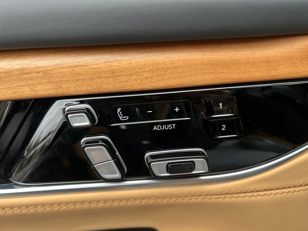 Used 2024 Jeep Grand Wagoneer Series III w/ HD Trailer Tow Package image 53