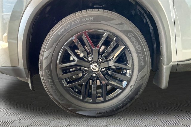 Used 2021 Nissan Rogue S AWD/4WD image 21