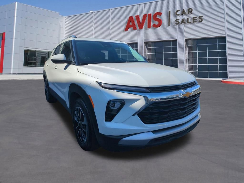 Used 2025 Chevrolet TrailBlazer LT image 3